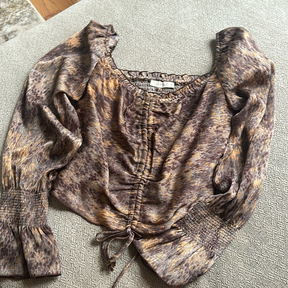 Adjustable crop top